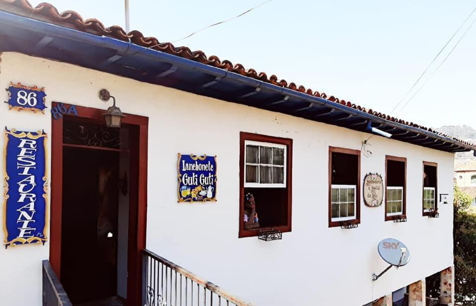 Hospedaria E Hostel Da Deia オウロ・プレット エクステリア 写真