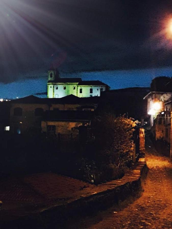 Hospedaria E Hostel Da Deia オウロ・プレット エクステリア 写真